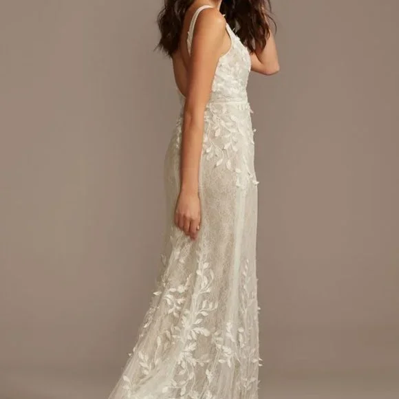 Brand new wedding dress - Picture 2 of 4